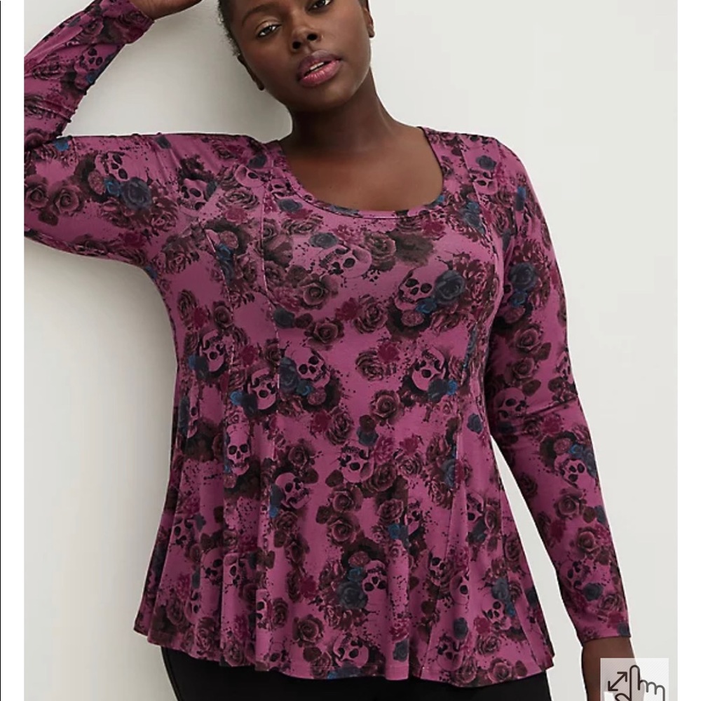 TORRID WOMEN’S FIT & FLARE TEE - SUPER SOFT SKULL ROSES BLACK SIZE 4X NWT